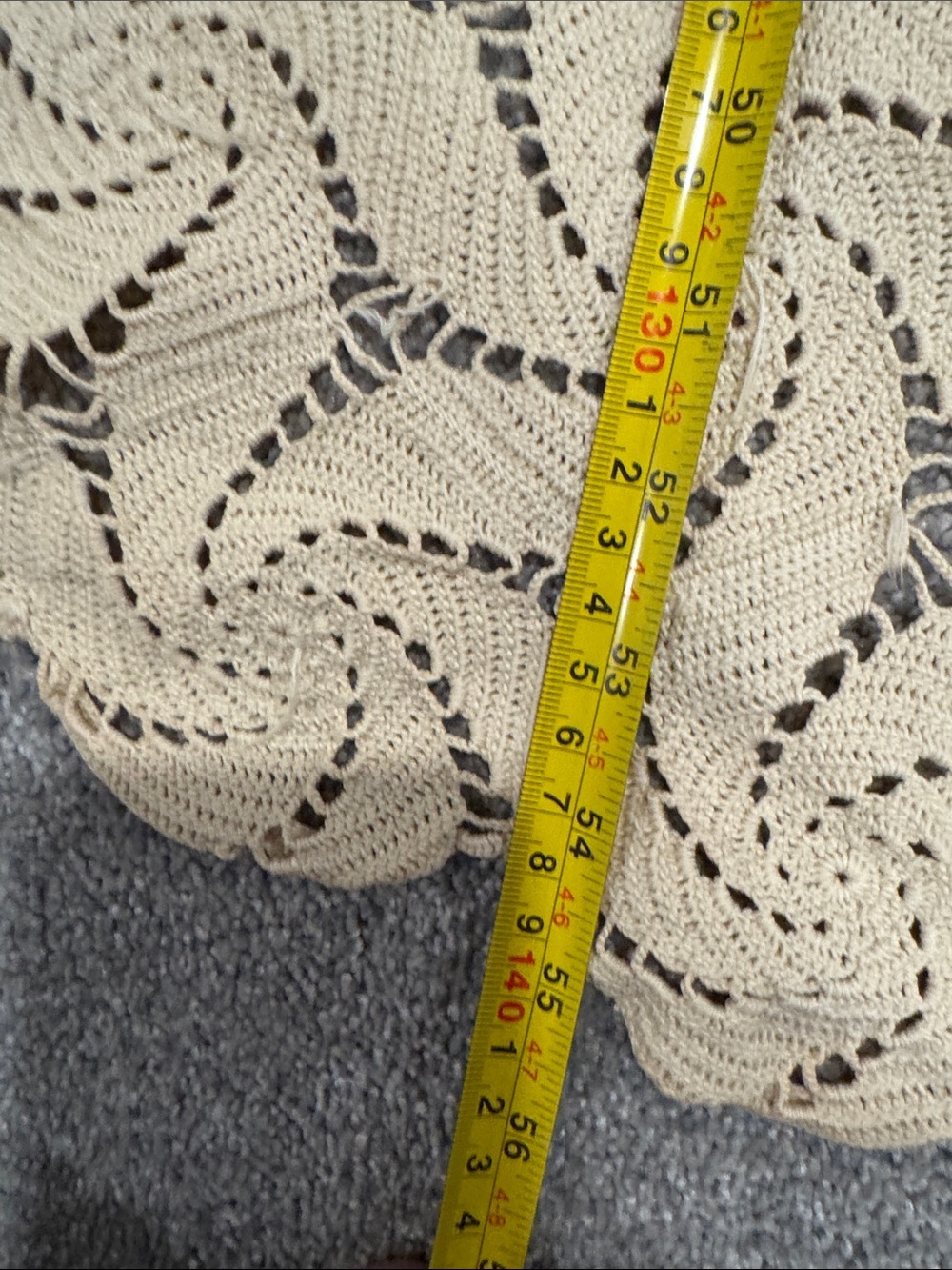 Handmade vintage Crocheted tablecloth in Cream - Picture 6 of 6